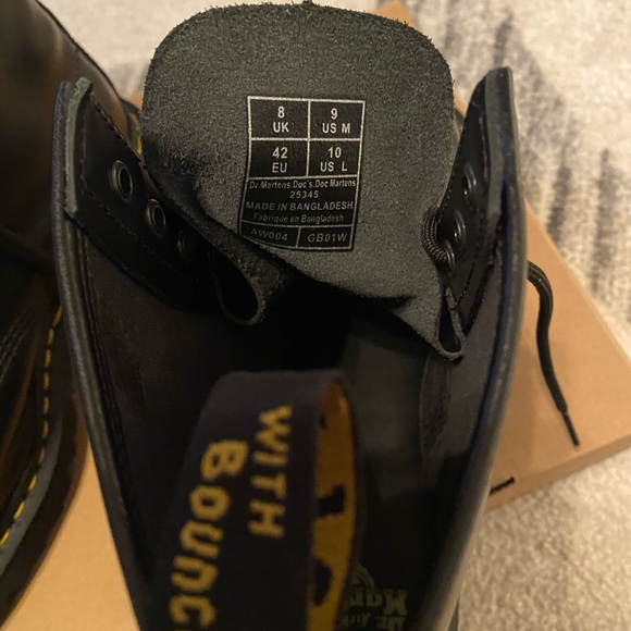 Dr Martens new in box 
Boots 
Black lace up 
Size 9 men’s 
Original price 172$ - Picture 7 of 10